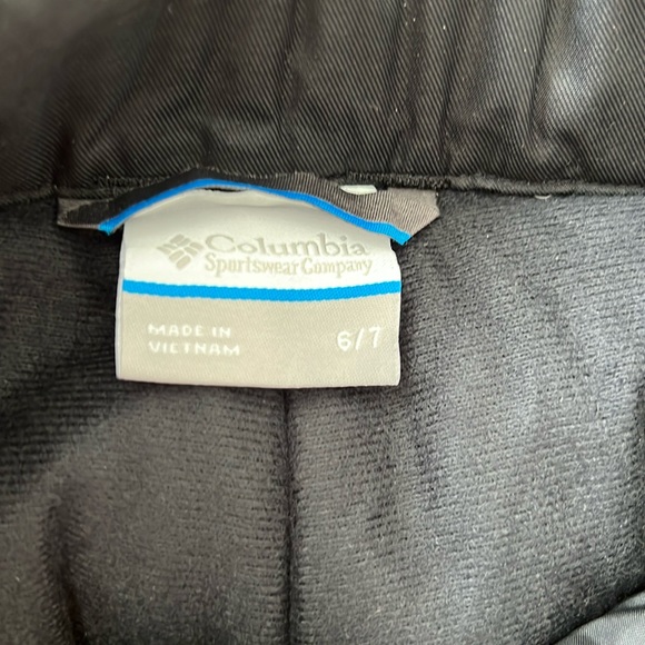 Columbia kid’s Bugaboo ski pants. Size 6-7. Black. Adjustable waist. Barely worn - Picture 9 of 11